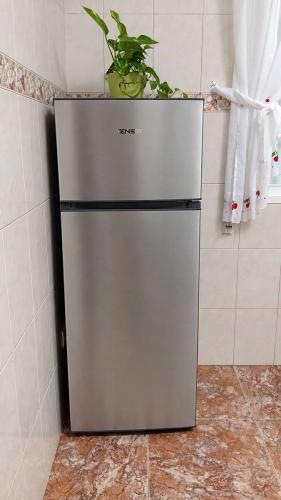 Frigorífico de la cocina de Villa Merchy en Combarro